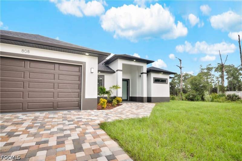 3 bedroom SingleFamilyResidence at 808 Willard Ave, Lehigh Acres, Lehigh Acres — photo 2