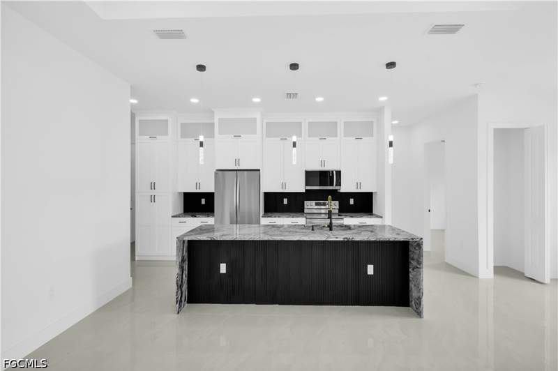 3 bedroom SingleFamilyResidence at 808 Willard Ave, Lehigh Acres, Lehigh Acres — photo 4