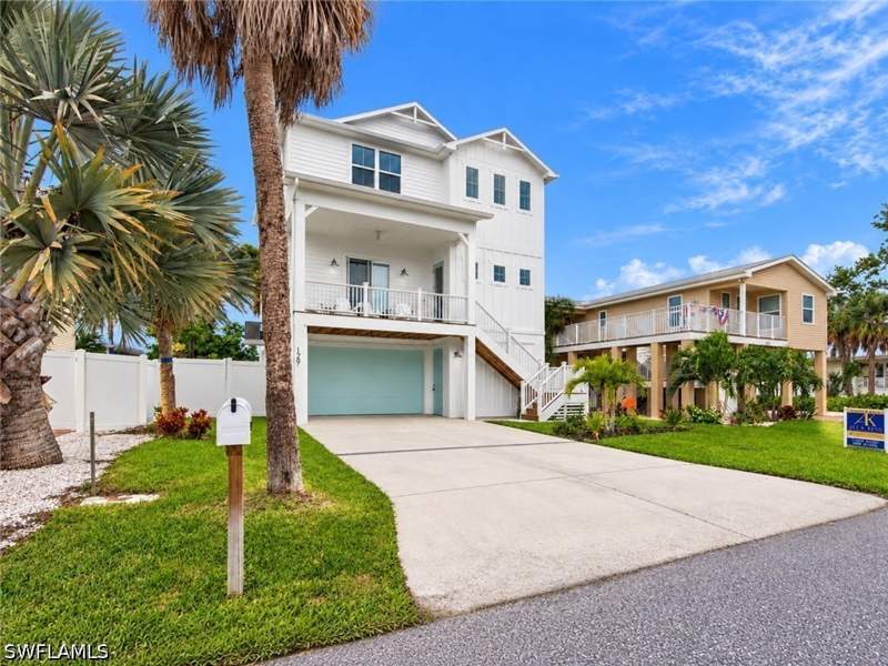 5 bedroom SingleFamilyResidence at 129 Pearl St, Hills T.P., Fort Myers Beach — photo 3