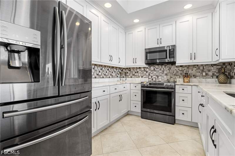 2 bedroom Condominium at 2090 W First St I2409, High Point Place, Fort Myers — photo 2