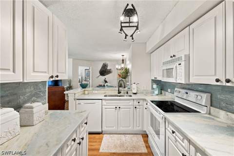 8930 Colonnades Ct E 635, Bonita Springs FL - photo 10 of 32