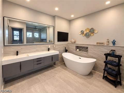 141 E North Shore Ave, North Fort Myers FL - photo 22 of 41