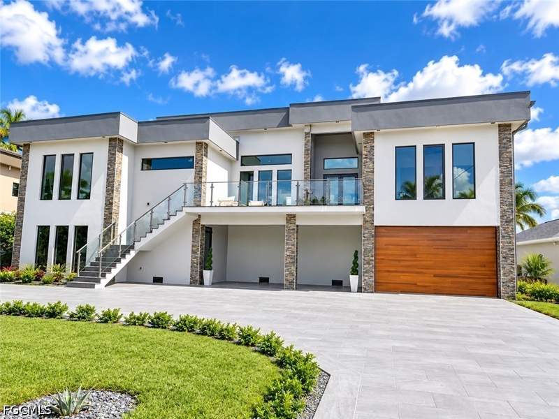 4 bedroom SingleFamilyResidence at 141 E North Shore Ave, Harbor Estates First Add, North Fort Myers — photo 3