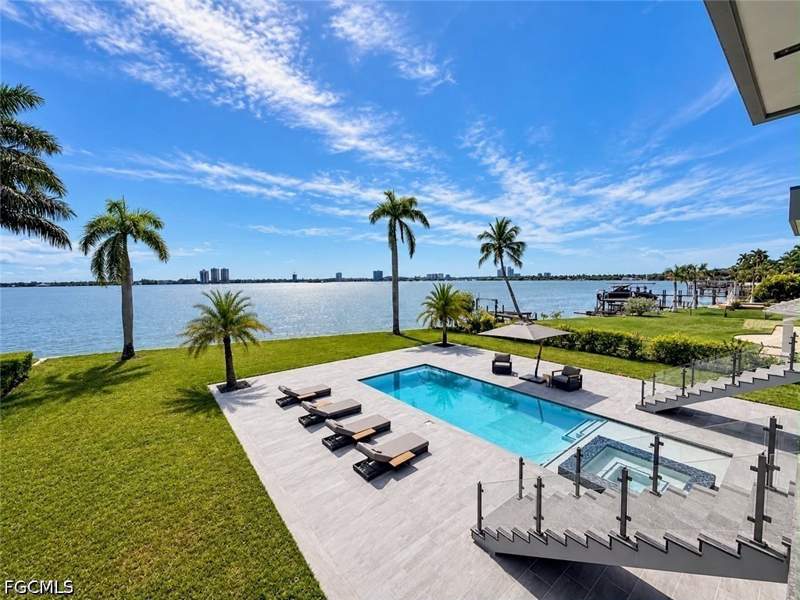 4 bedroom SingleFamilyResidence at 141 E North Shore Ave, Harbor Estates First Add, North Fort Myers — photo 5