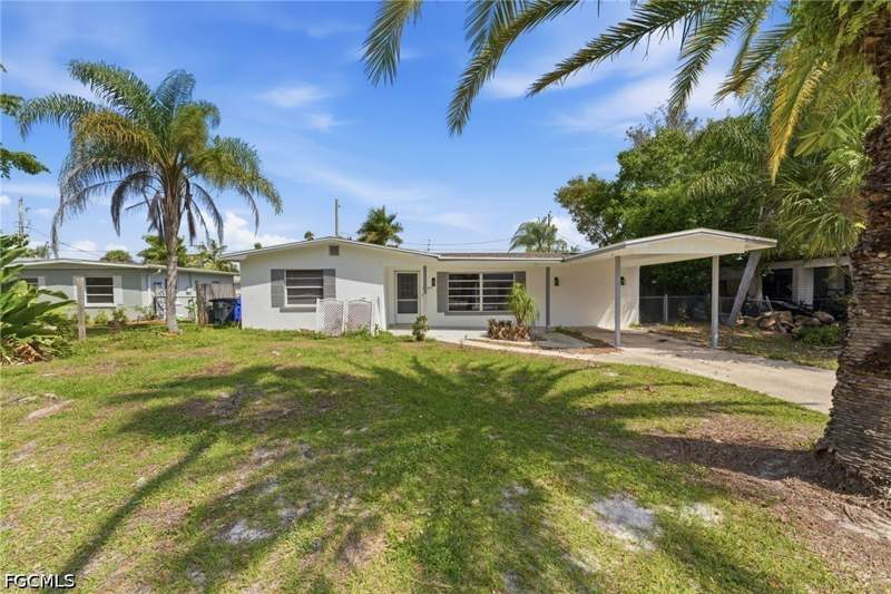 4 bedroom SingleFamilyResidence at 1637 Winkler Ave, Palmlee Park, Fort Myers — photo 2