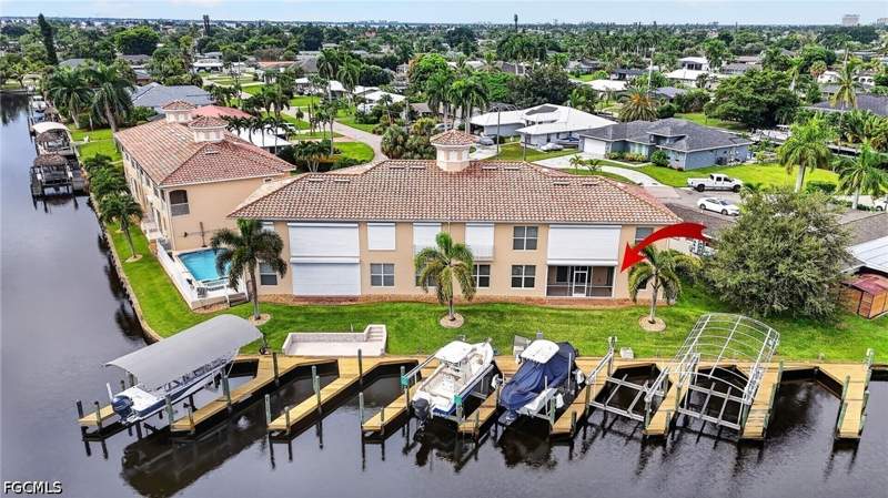 2 bedroom Condominium at 5111 Atlantic Ct 106, South Pass, Cape Coral — photo 2