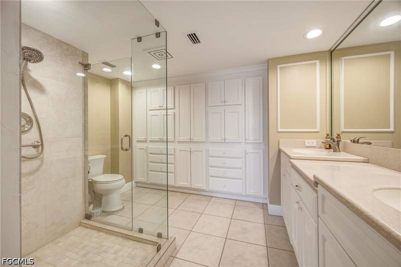 3 bedroom Condominium at 7129 Lakeridge View Ct 104, Ashland, Fort Myers — photo 5