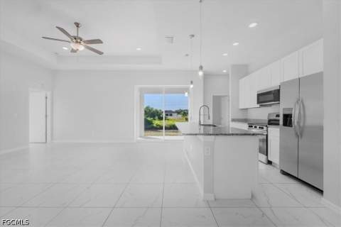 510 Kingsbury Ln, Lehigh Acres FL - photo 6 of 26