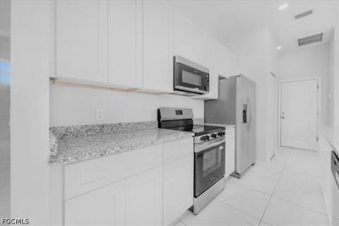 510 Kingsbury Ln, Lehigh Acres FL - photo 7 of 26