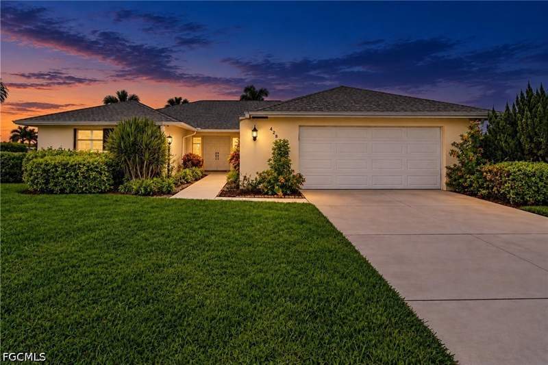 3 bedroom SingleFamilyResidence at 428 Pine Lake Dr, Lakewood, Naples — photo 2