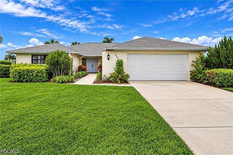 3 bedroom SingleFamilyResidence at 428 Pine Lake Dr, Lakewood, Naples — photo 4