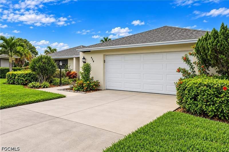 3 bedroom SingleFamilyResidence at 428 Pine Lake Dr, Lakewood, Naples — photo 5