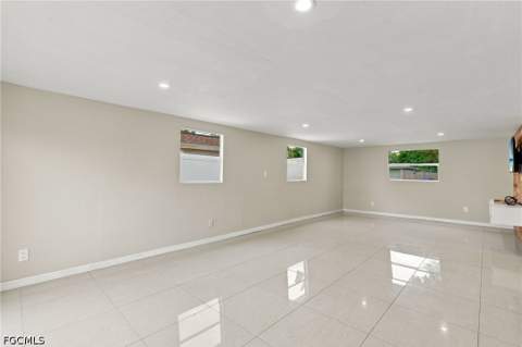 1635 Lowell Ct, Fort Myers FL - photo 10 of 37