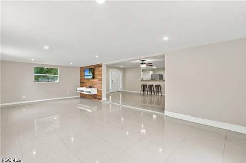 1635 Lowell Ct, Fort Myers FL - photo 12 of 37