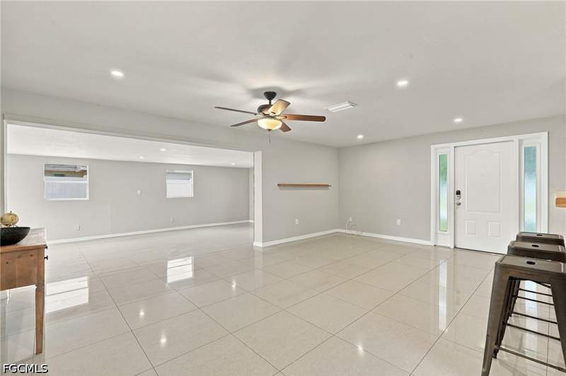 3 bedroom SingleFamilyResidence at 1635 Lowell Ct, Bowling Green, Fort Myers — photo 4