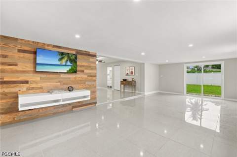 1635 Lowell Ct, Fort Myers FL - photo 8 of 37