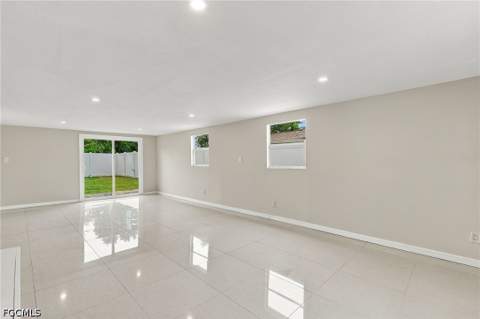 1635 Lowell Ct, Fort Myers FL - photo 9 of 37
