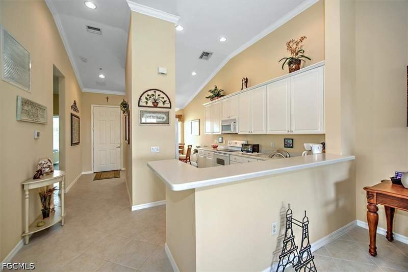 2 bedroom Condominium at 14525 Abaco Lakes Dr 206, Sonsette, Fort Myers — photo 4