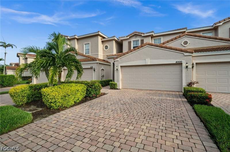 3 bedroom Townhouse at 4000 Cherrybrook Loop, Townhomes Of San Simeon, Fort Myers — photo 2