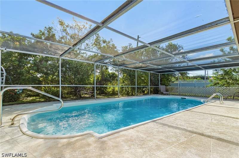 3 bedroom SingleFamilyResidence at 3142 41st St SW, Golden Gate City, Naples — photo 4