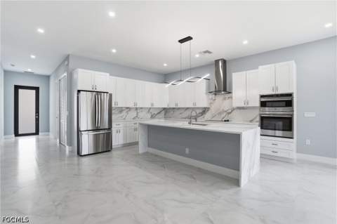 27659 Franklin St, Bonita Springs FL - photo 8 of 44