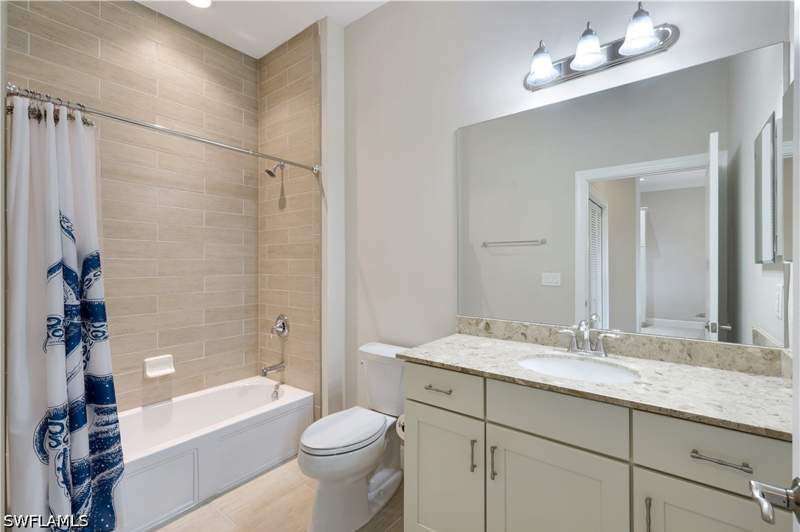 2 bedroom Condominium at 15114 Palmer Lake Cir 203, Garden Homes At Livingston Lakes, Naples — photo 3