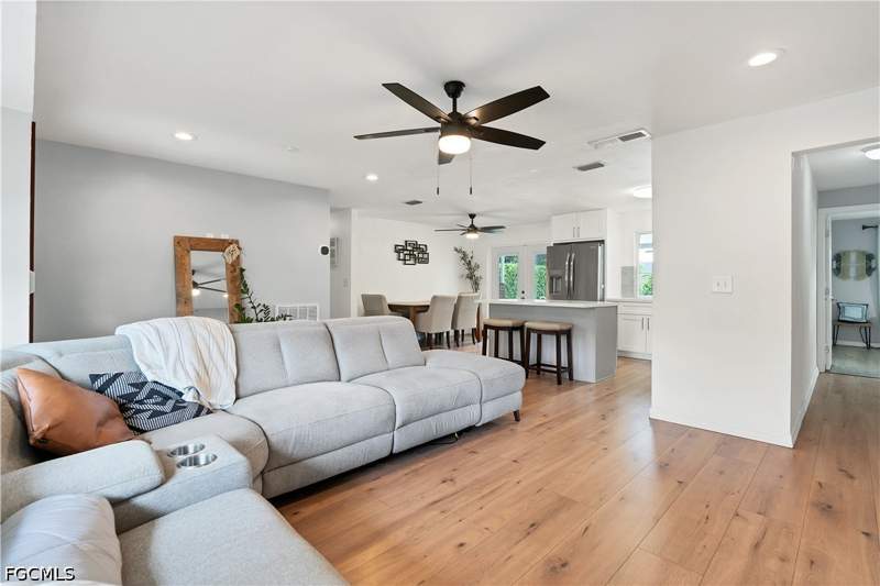 4 bedroom SingleFamilyResidence at 1640 N Flossmoor Rd, Cypress Lake Estates, Fort Myers — photo 5