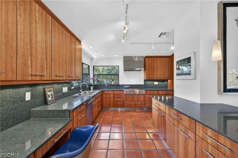 13290 Electron Dr, Fort Myers FL - photo 18 of 59