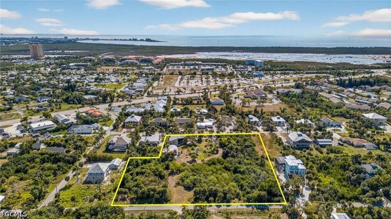3 bedroom SingleFamilyResidence at 13290 Electron Dr, Fort Myers, Fort Myers — photo 5