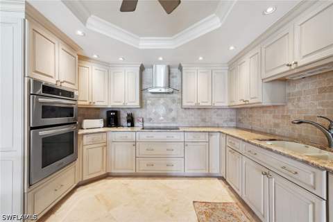 2310 Gulf Shore Blvd N 112, Naples FL - photo 6 of 38
