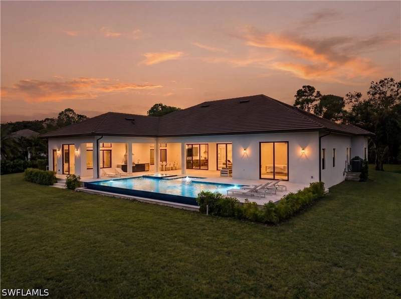 5 bedroom SingleFamilyResidence at 6590 Trail Blvd, Pine Ridge, Naples — photo 2