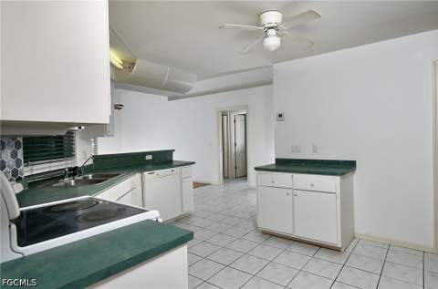 528 Empire Ave S, Lehigh Acres FL - photo 14 of 38