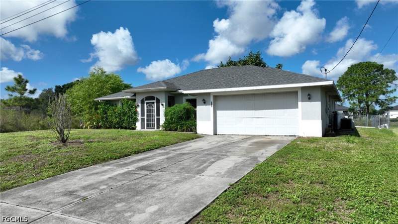 3 bedroom SingleFamilyResidence at 528 Empire Ave S, Lehigh Acres, Lehigh Acres — photo 2