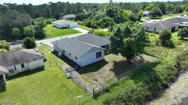 3 bedroom SingleFamilyResidence at 528 Empire Ave S, Lehigh Acres, Lehigh Acres — photo 5