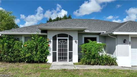 528 Empire Ave S, Lehigh Acres FL - photo 6 of 38