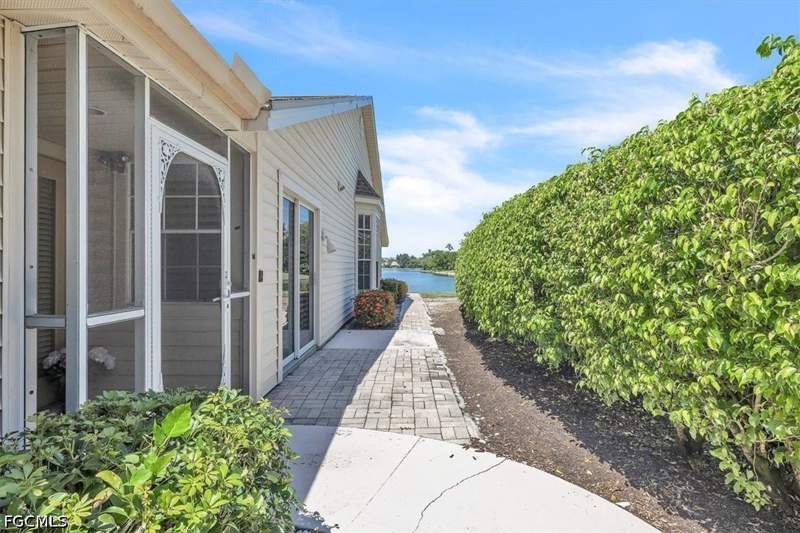 2 bedroom Attached at 6600 Ilex Cir, Lexington At Lone Oak, Naples — photo 5
