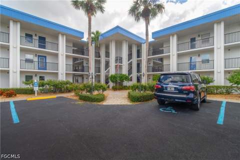 1828 Pine Valley Dr 216, Fort Myers FL - photo 16 of 40