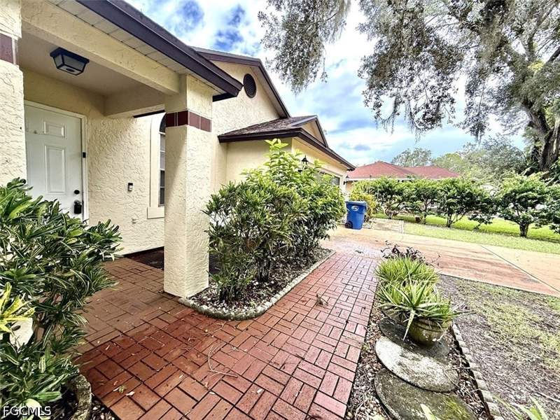 3 bedroom SingleFamilyResidence at 4029 Albany Rd, Port Labelle, Labelle — photo 5