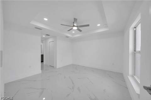 1023 Pilgrim St E, Lehigh Acres FL - photo 13 of 38