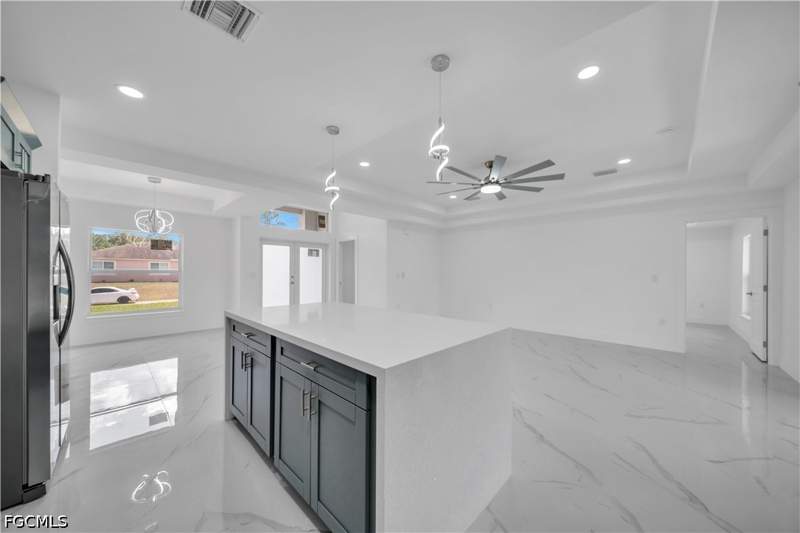 3 bedroom SingleFamilyResidence at 1023 Pilgrim St E, Lehigh Acres, Lehigh Acres — photo 5