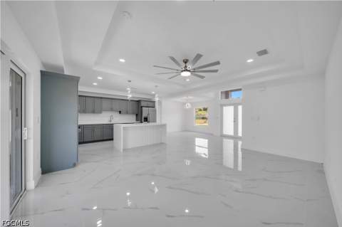 1023 Pilgrim St E, Lehigh Acres FL - photo 6 of 38