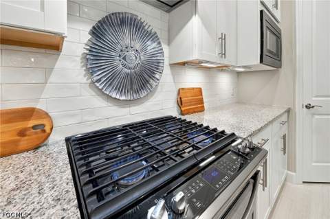 7564 Winding Cypress Dr, Naples FL - photo 14 of 55