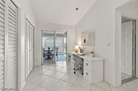 470 Country Hollow Ct I204, Naples FL - photo 17 of 38