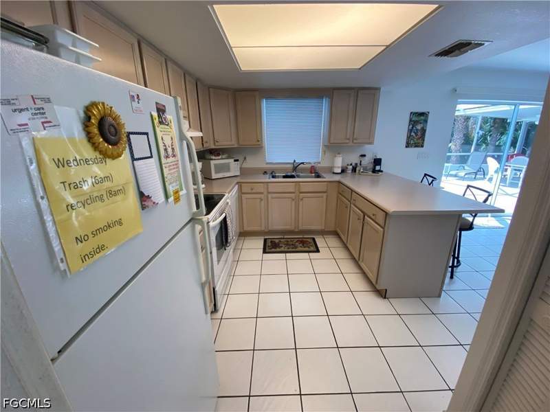 3 bedroom SingleFamilyResidence at 407 Plumosa Ave, Lehigh Acres, Lehigh Acres — photo 5