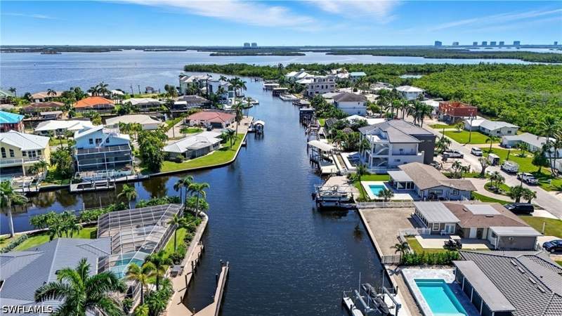 2 bedroom SingleFamilyResidence at 35 Fairview Blvd, Fairview Isles, Fort Myers Beach — photo 2