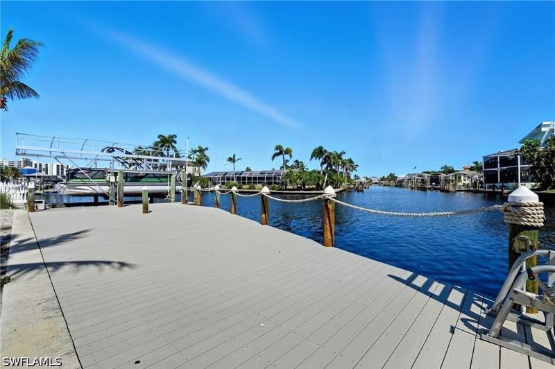 2 bedroom SingleFamilyResidence at 35 Fairview Blvd, Fairview Isles, Fort Myers Beach — photo 5