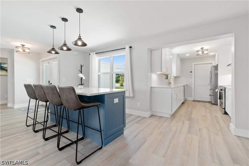4 bedroom SingleFamilyResidence at 5161 Williams Dr, Glenview, Fort Myers Beach — photo 2