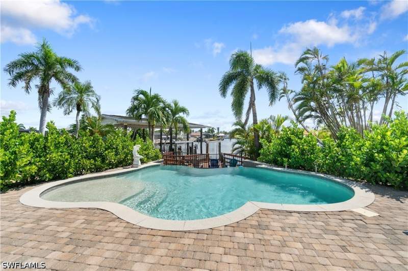 4 bedroom SingleFamilyResidence at 5161 Williams Dr, Glenview, Fort Myers Beach — photo 3