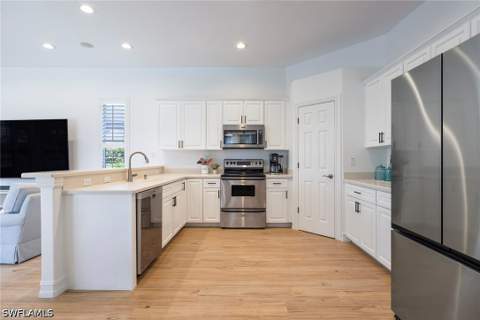 6840 Bent Grass Dr, Naples FL - photo 10 of 47