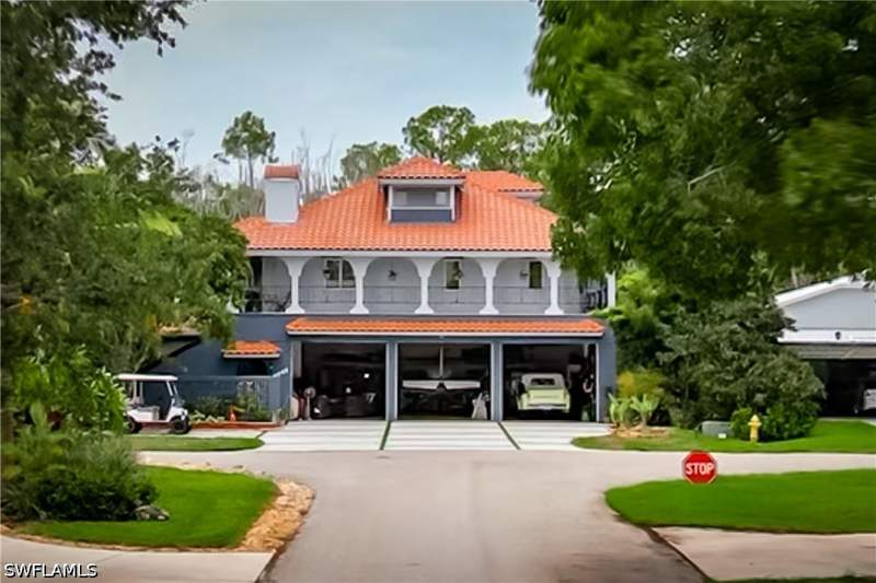 5 bedroom SingleFamilyResidence at 4045 Skyway Dr, Wing South Airpark, Naples — photo 4